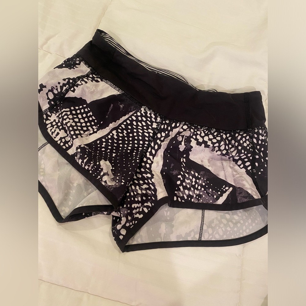 size 2 lululemon shorts